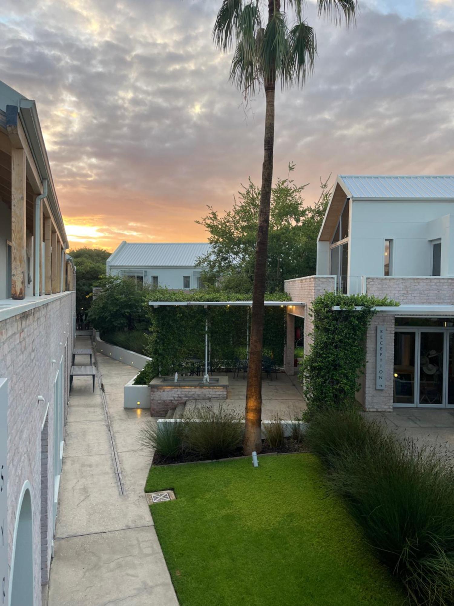 The Windhoek Luxury Suites Dış mekan fotoğraf